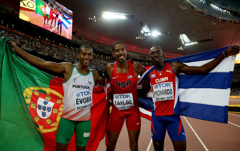 I medagliati del salto triplo, da sinistra il bronzo Nelson Evora, Portogallo, l&#39;oro Christian Taylor, e l&#39;argento Pedro Pichardo, Cuba (Getty Images)